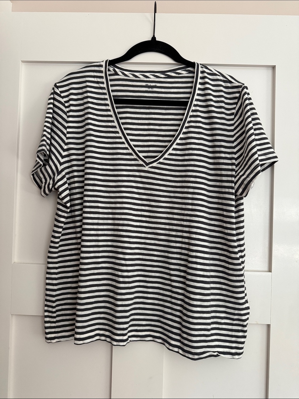 Madewell NWOT Classic Gray & White Striped V-Neck Women's Top